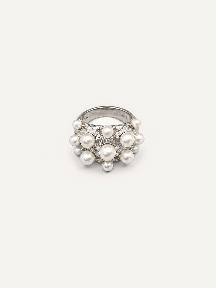 The Pearl Cluster Ring